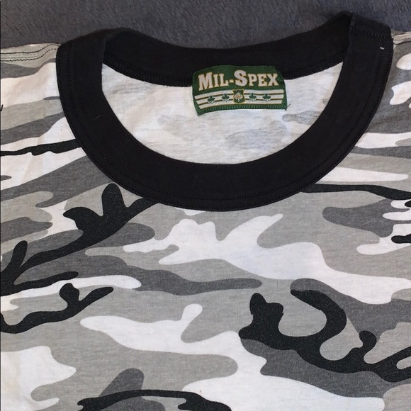 *SOLD* Camo Cropped Tee - Picture 3 of 5